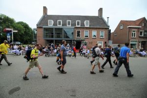 Nijmeegse Vierdaagse bij de Buitenpoort